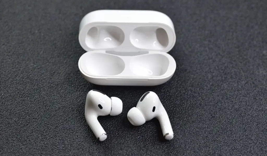 Apple May Release AirPods Pro 2 With USB Type-C Port