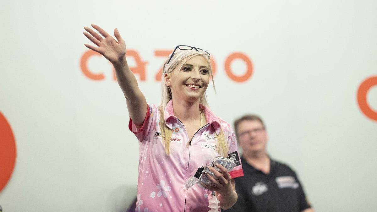 Fallon Sherrock 9 Darter Video Shows A Woman's First Nine Darts