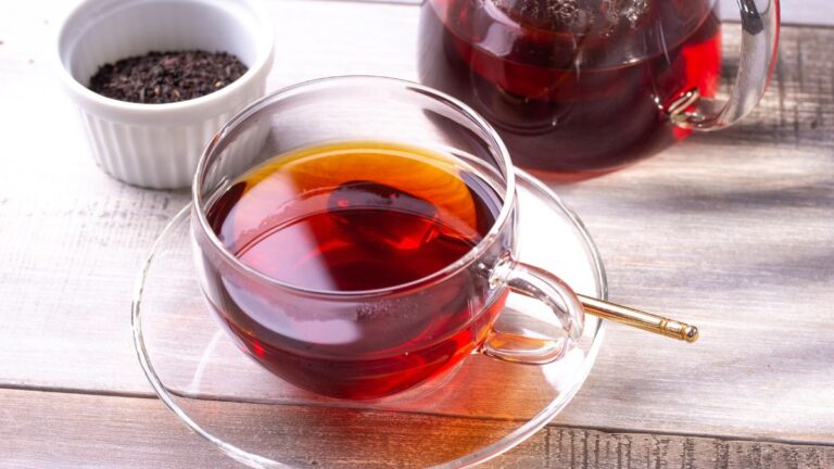 international-tea-day-2023-reasons-to-include-black-tea-in-your-daily-regime-for-healthy-body