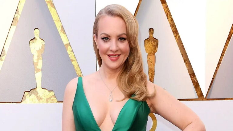 Is Wendi McLendon-Covey pregnant or gaining weight?  American actress pregnancy rumors