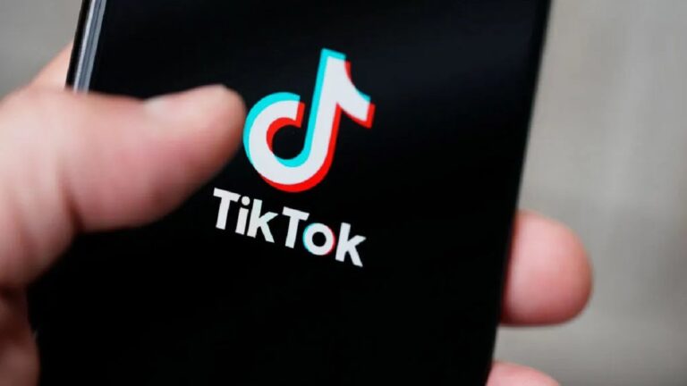 Who is Braces Girl on TikTok?  MMS video leaked to the surface on social networks