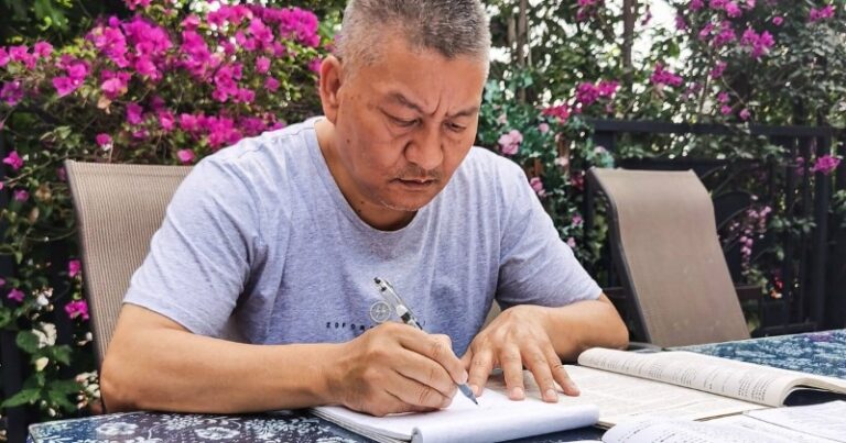 Chinese Millionaire, 56, Fails China’s ‘JEE’ Gaokao For The Twenty-Seventh Time;  He says he’s giving up