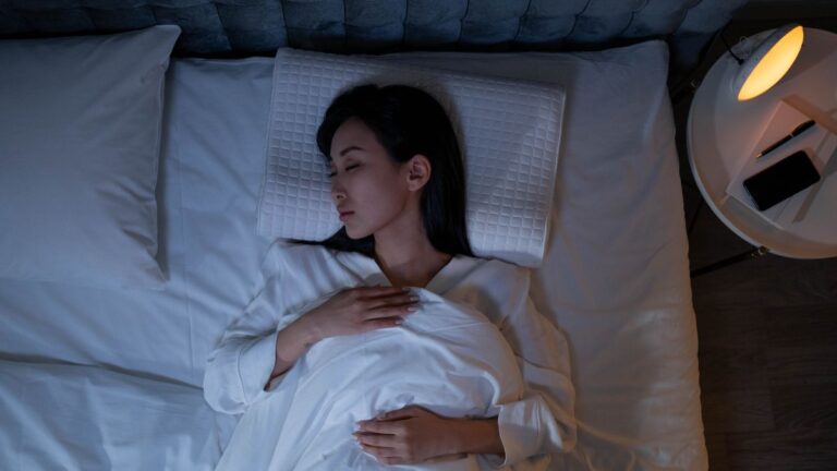 Irregular sleep schedule?  5 effective tips to start your sleep routine