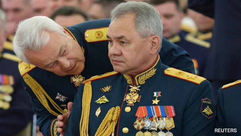 Shoigu house arrest: rumors are false, as he was visiting Russian commanders in Ukraine