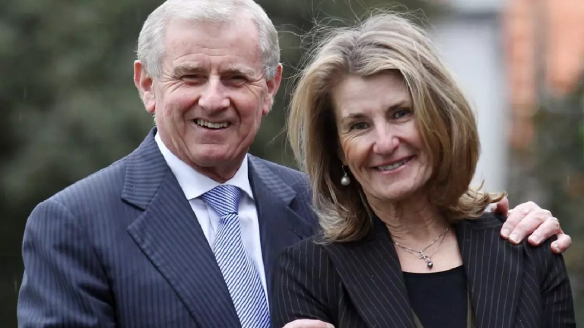 Who is Simon Crean's wife, Carole Crean?