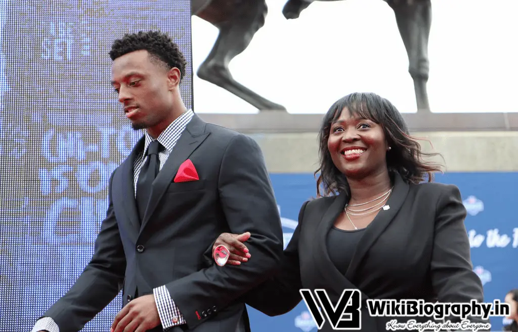 Annie Apple (Eli Apple Mom): Wiki, Biography, Age, Height, Family