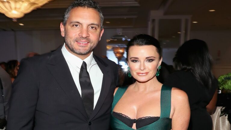 Are Kyle Richards and Mauricio Umansky still together?  Kyle Richards cheating rumor on Reddit