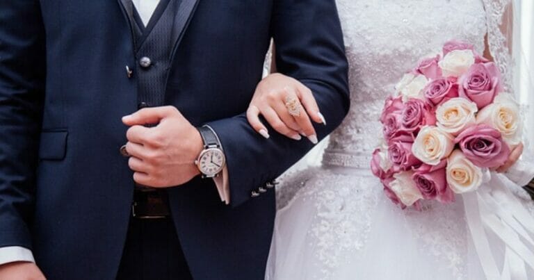 Australian woman claims she accidentally married her father-in-law in absurd wedding mistake