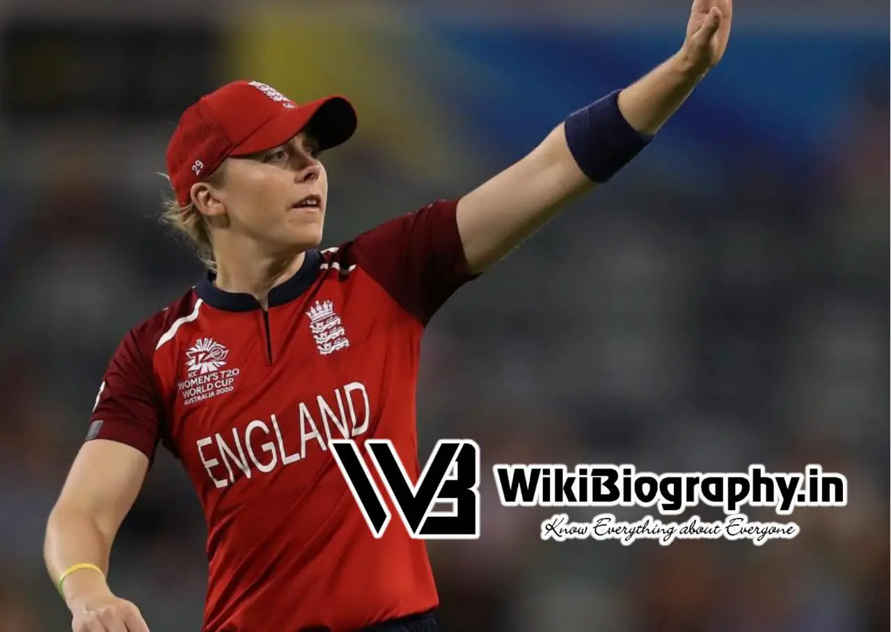 Heather Knight : Wiki (Cricketer) Biography Age Family Partner Net worth