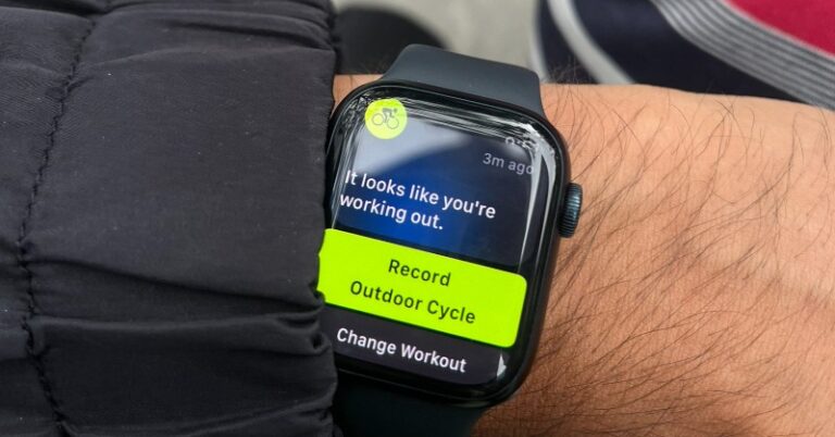 Hilarious Tweet Goes Viral: Man Gets Stuck In Bangalore Traffic But His Smartwatch Guess He’s Doing It