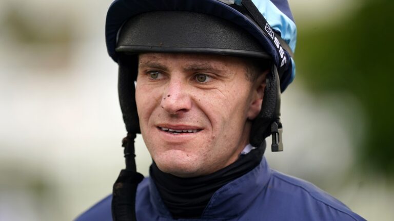 Is Nick Scholfield Jockey married?  Who is the wife of Nick Scholfield Jockey?