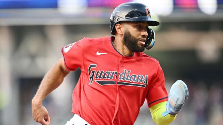 Who is Amed Rosario’s brother?  Are Eddie and Amed Rosario brothers?