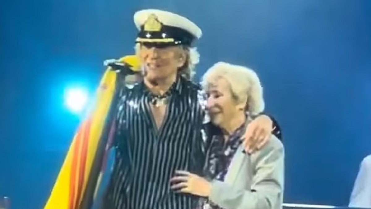 Who is Rod Stewart's sister Mary?  Sister Mary, 94, on stage in Edinburgh