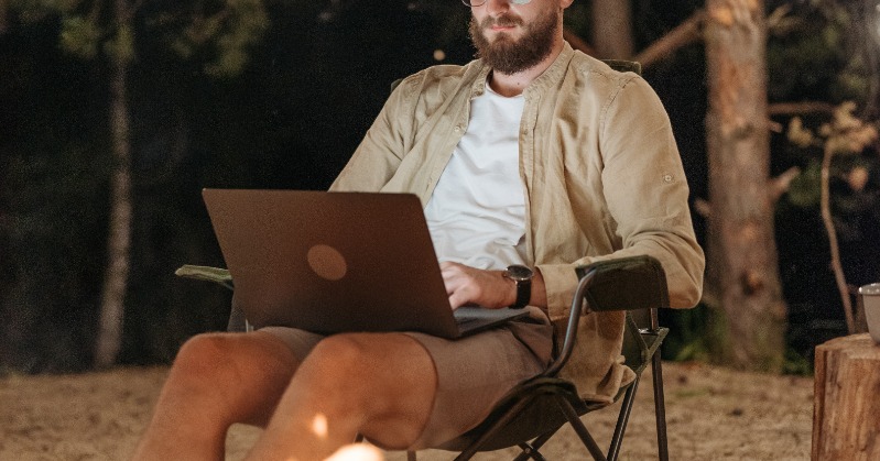 'It's Paid Time Off': Man Made To Feel Like A 'Criminal,' Told To Check Work Emails On Vacation