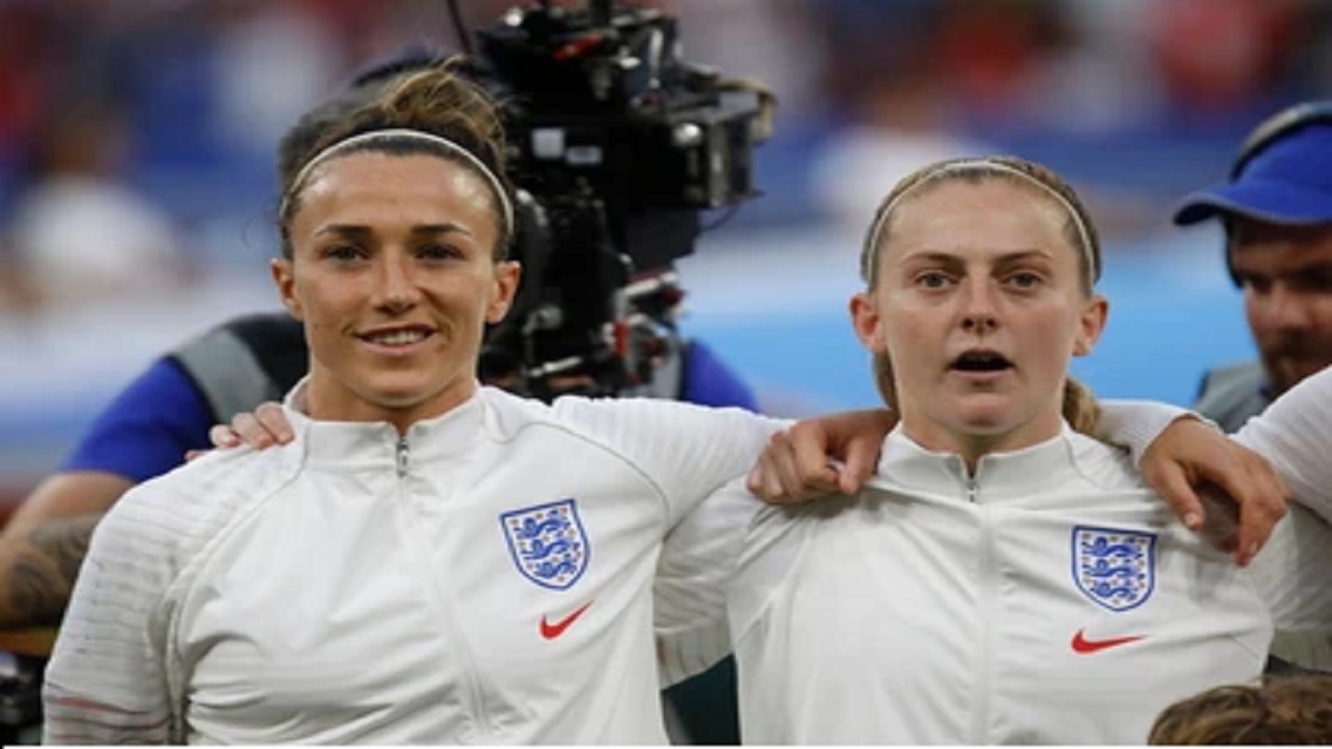Are Keira Walsh And Lucy Bronze Together