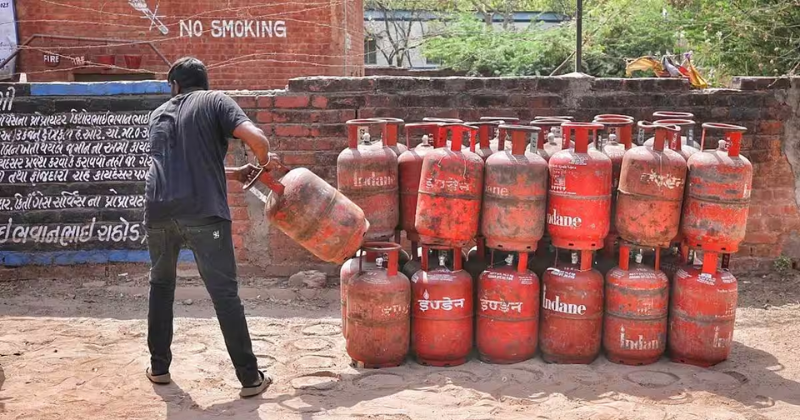 Price of gas cylinders reduced by Rs 200, Indian Internet celebrates with funny memes