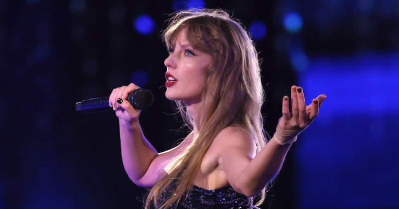 Taylor Swift Gifts ₹ 82 Lakh To Each Truck Driver Who Carried Her Equipment During Eras Tour