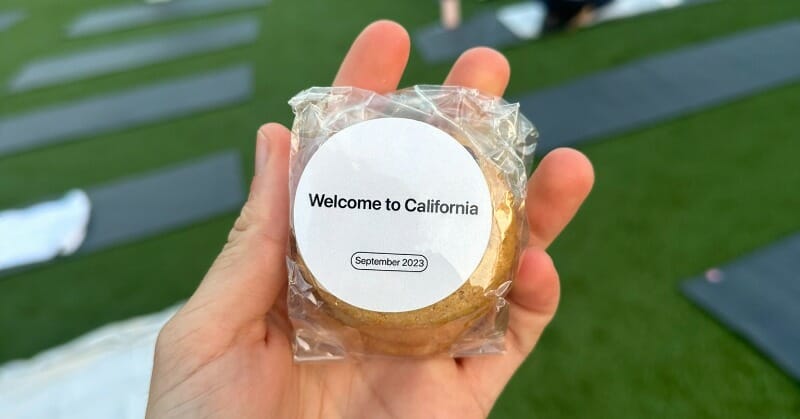 Apple Served Cookies in Plastic Wrap at a Carbon Neutral Event and It Looks Like the Internet Had the Last Laugh