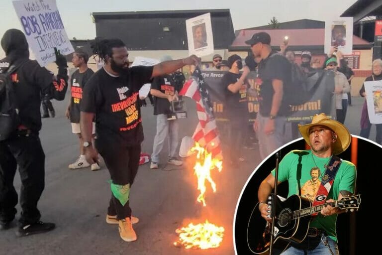 Communist revolutionaries set fire to American flags in protest in front of Jason Aldean’s show: “We will try it right in front of his concert”