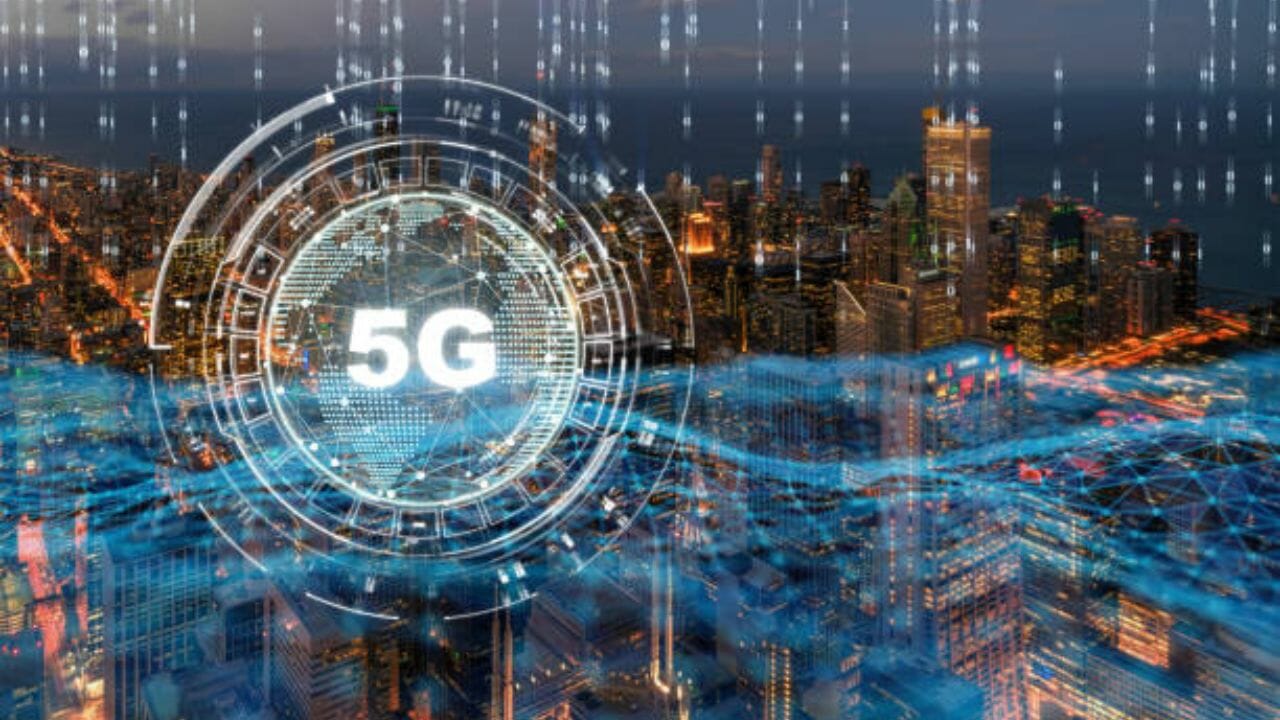 The impact of 5G on our lives: from faster Internet to smarter cities