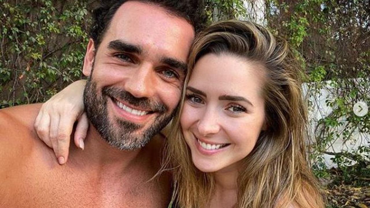 El esposo de Ariadne Díaz es el actor brasileño Marcus Ornellas. Se conocieron en 2015, cuando trabajaron juntos en la telenovela "Tenías que ser tú". Comenzaron a salir poco después y se casaron en 2016.