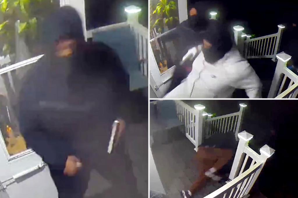 Brave homeowner shoots armed robbers posing as Seattle cops: video