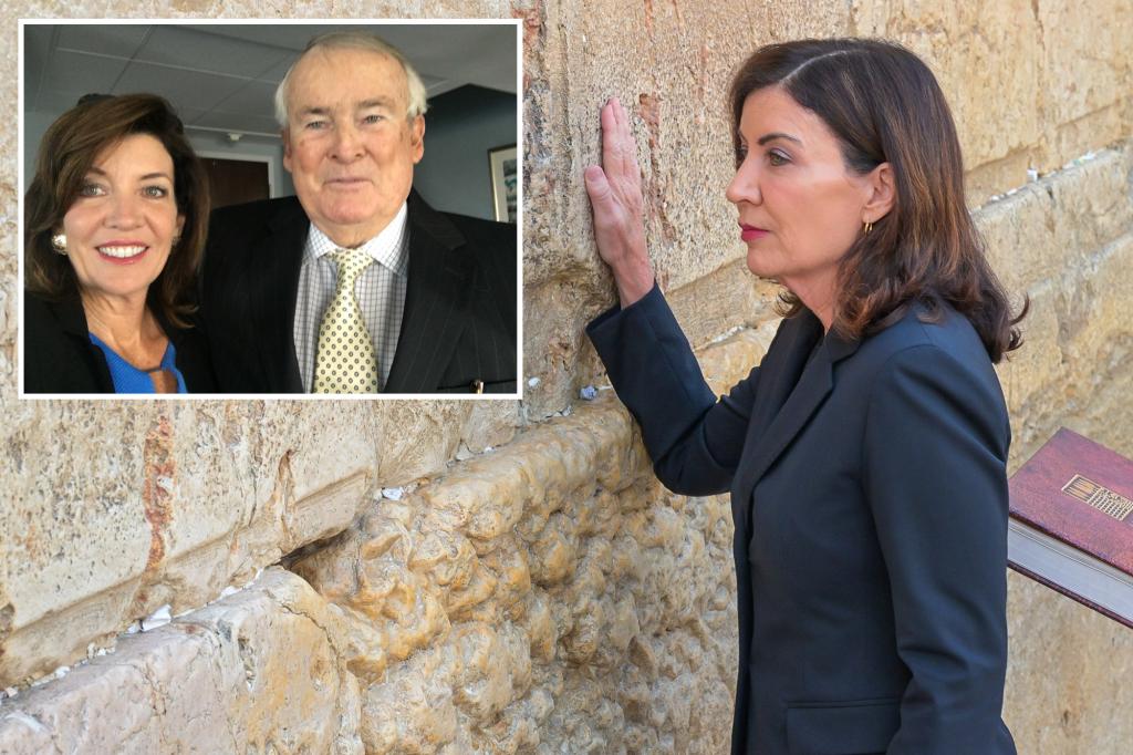 Governor Hochul's father dies suddenly while she is in Israel, creating an emotional moment at the Western Wall