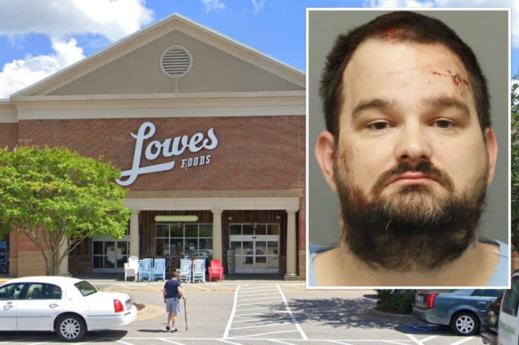 Gunman chases attacker away from North Carolina supermarket