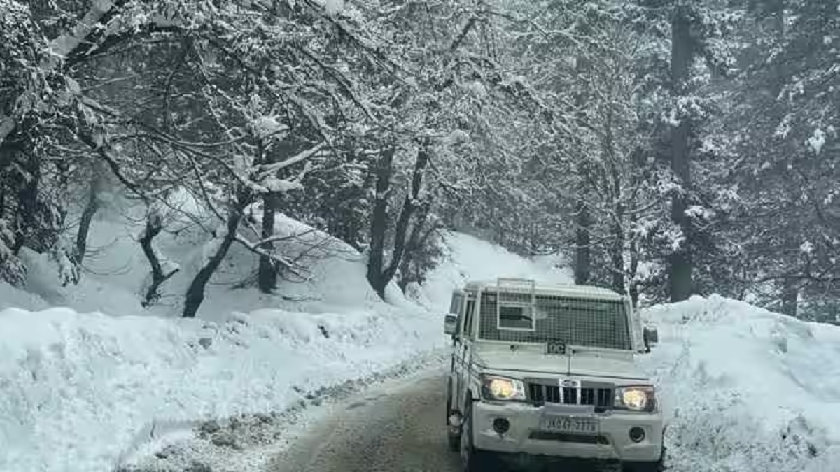 Early Snowfall In Kashmir