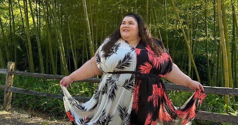 Plus-size influencer who asked for free extra plane seats now wants hotels to widen aisles