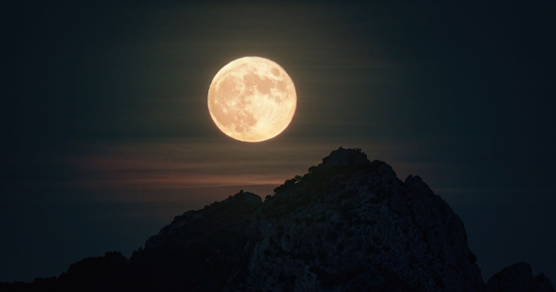 Prepare for the Hunter's Moon in October: Here's what you need to know