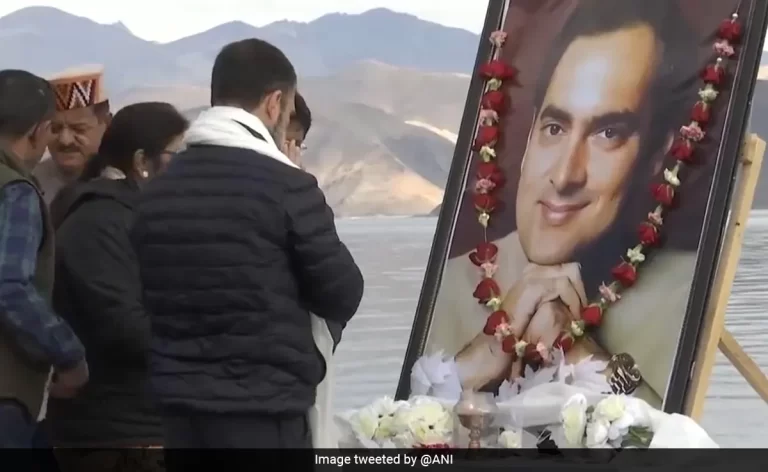 Rahul Gandhi cries as he pays tribute on Indira Gandhi’s death anniversary