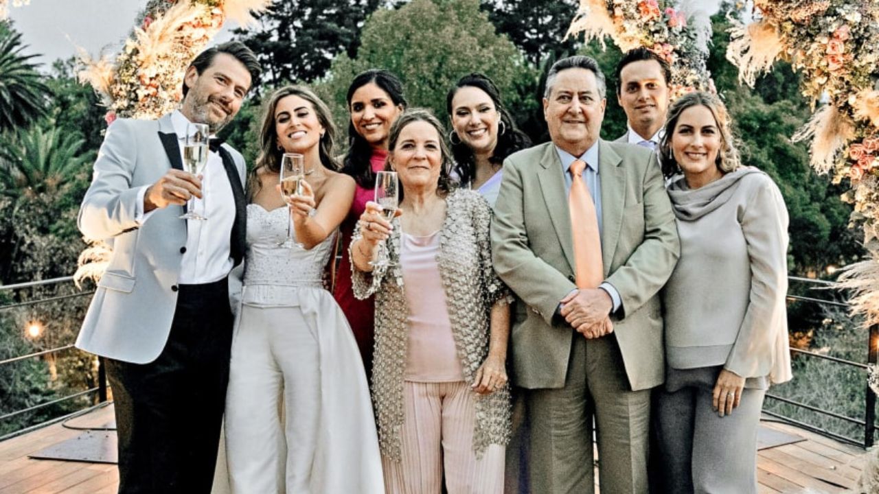 La familia Rivera Torres es una de las familias más conocidas y respetadas de México. Han contribuido al desarrollo económico y turístico del país.