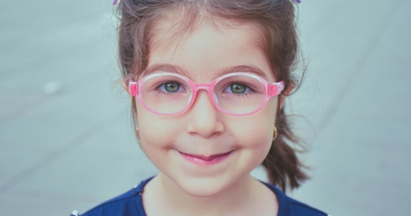 An Optometrist Shares 8 Subtle Signs Your Child Needs Glasses