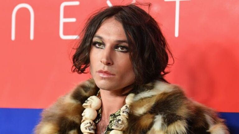 Ezra Miller: Wiki, Biography, Age, Career, Height, Family, Girlfriends, Net Worth