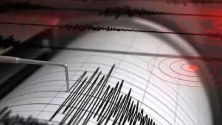 Strong tremors felt in Delhi, 6.4 magnitude earthquake shook Nepal