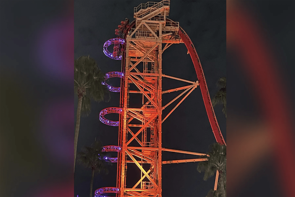 Users of a Florida amusement park were trapped in an upright position for almost an hour: "Very high"