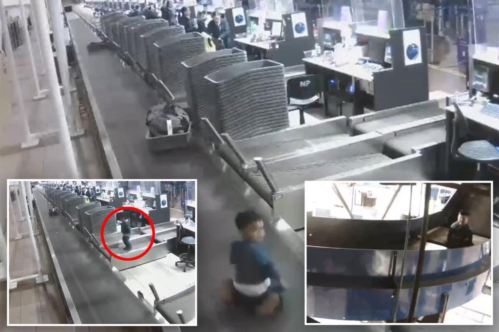 A little boy escapes from his parents to get on the baggage carousel at the airport: "I just wanted to go home"