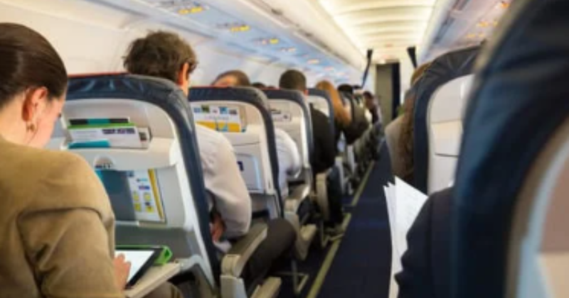 'He felt entitled': Man refuses to change seats with pregnant woman on flight and earns praise