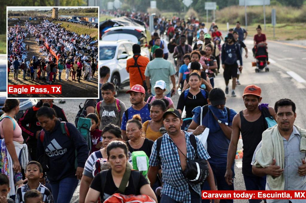 More than 11,000 migrants amass at southern border as caravan heads to US