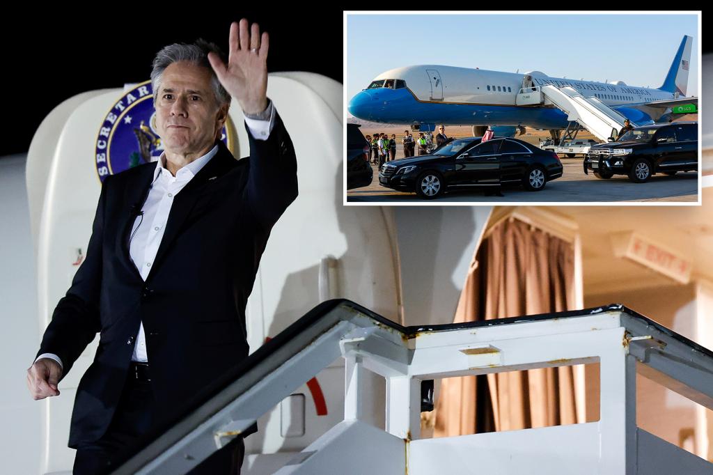 Antony Blinken's return to Davos frustrated by a Boeing plane malfunction