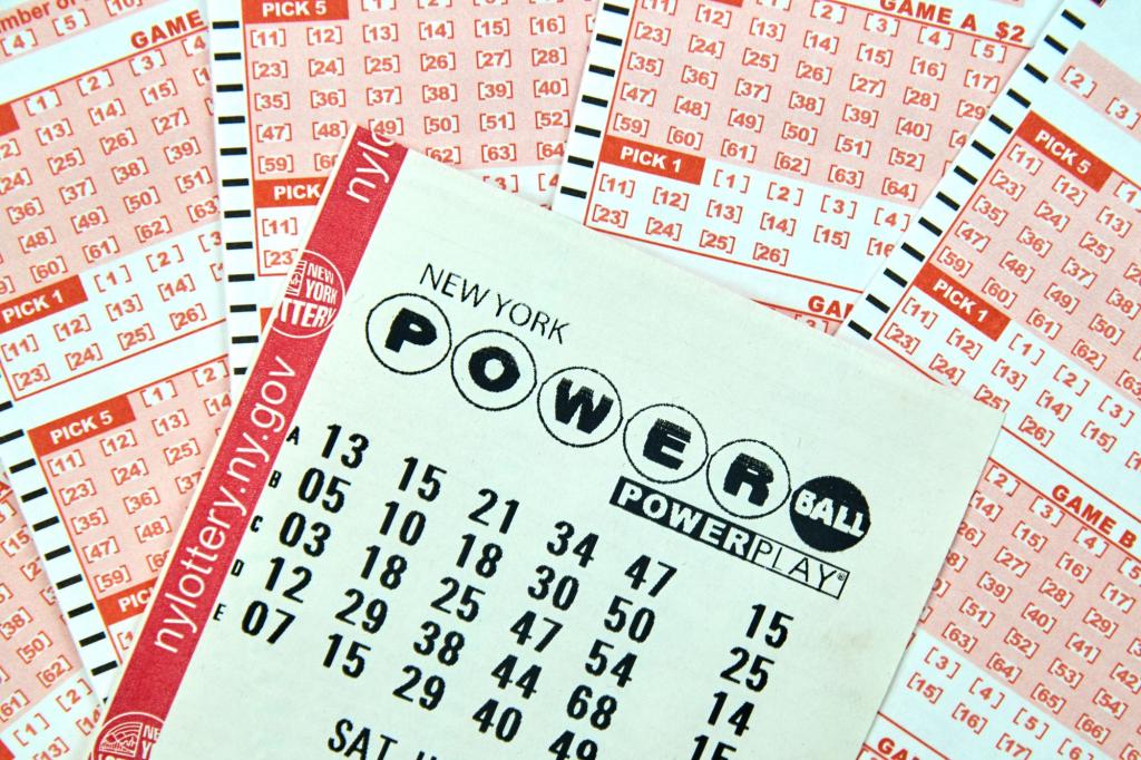 Powerball jackpot increases to $810 million for New Year's Day drawing