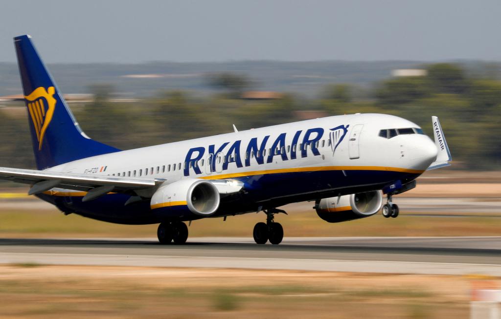 Ryanair flight diverted after chaotic mid-air fight, man dragged off plane by police: "Bye bye mate!"