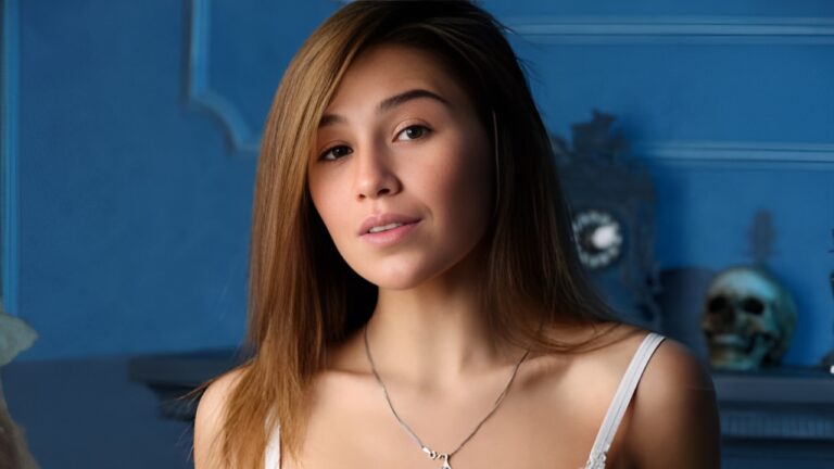 Foxy Salt (Model) Age, Bio, Wiki, Ethnicity, Height, Weight & More