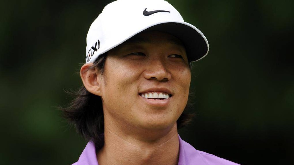What happened to Anthony Kim's teeth?  Viral before and after image