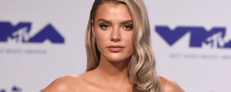 Alissa Violet: Wiki, Bio, Age, Height, Net Worth, Boyfriend, Family