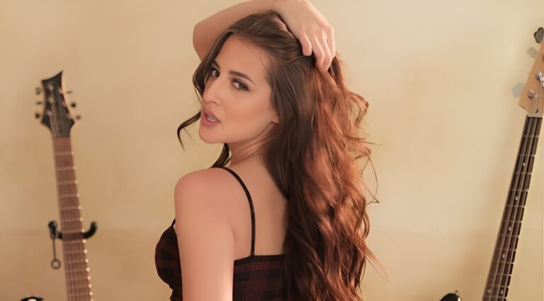 Aubree Valentine (Actress) Age, Wiki, Biography, Career, Net Worth, Photos, Height, Videos, Weight, Boyfriend & More