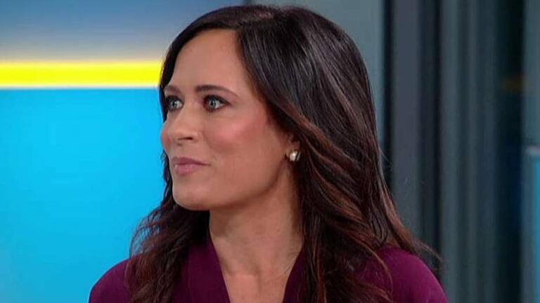 Stephanie Grisham: Wiki, Bio, Age, Birthday, Husband, Career, Net Worth